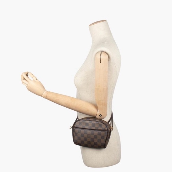 Louis Vuitton Ipanema Pochette - Picture 8 of 9